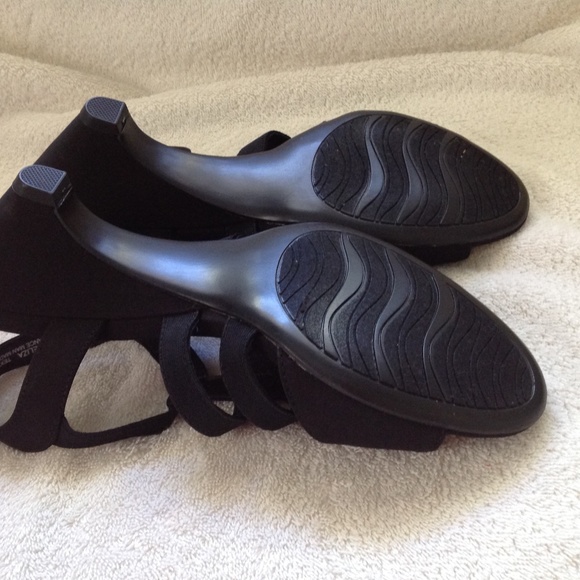 Nu Options Ladies Low Heels - Picture 4 of 4